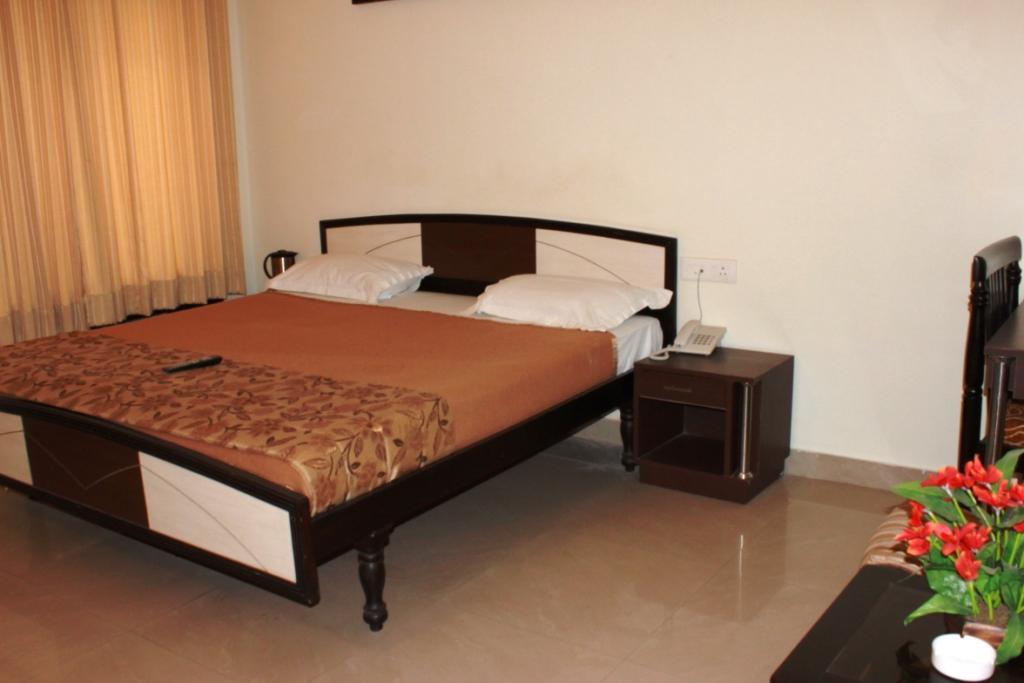 Hotel Utsav Dehradun Bagian luar foto