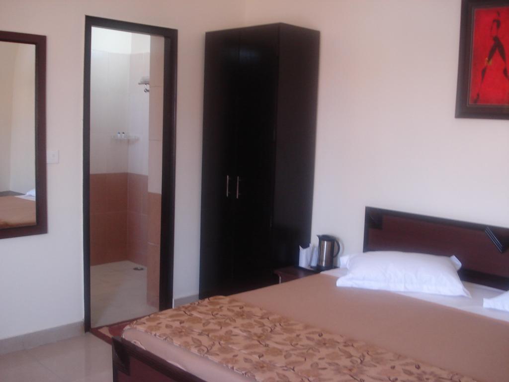 Hotel Utsav Dehradun Bagian luar foto