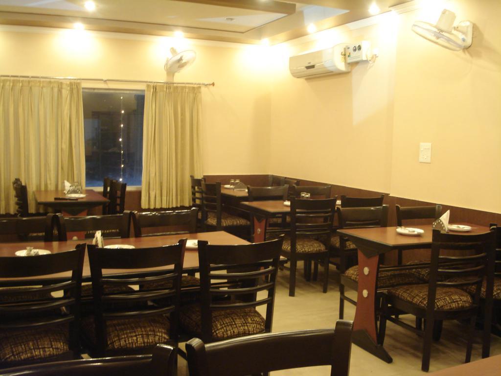 Hotel Utsav Dehradun Bagian luar foto