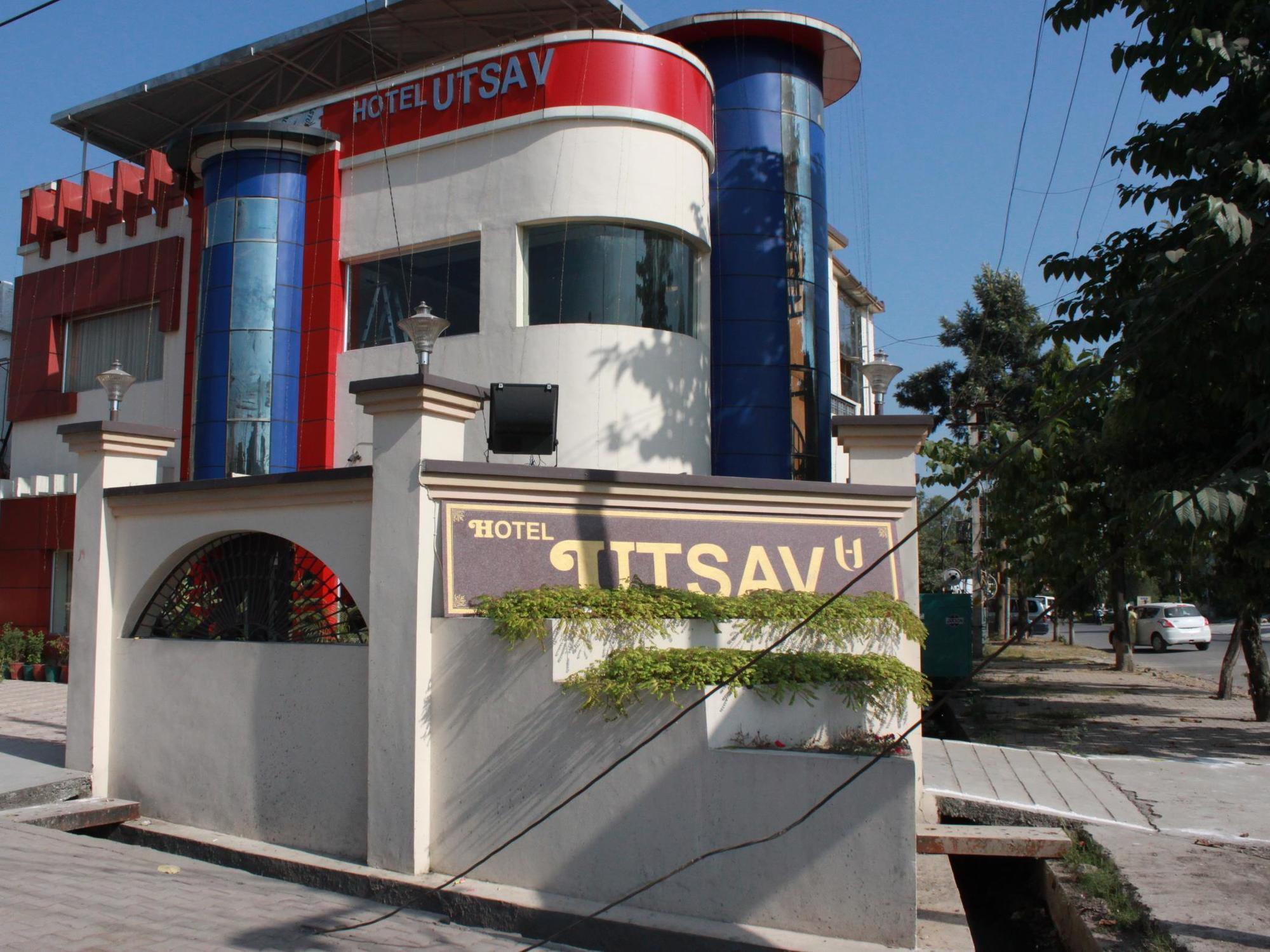 Hotel Utsav Dehradun Bagian luar foto