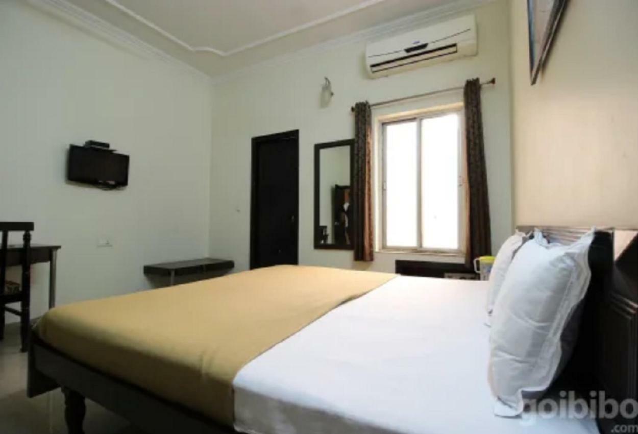 Hotel Utsav Dehradun Bagian luar foto