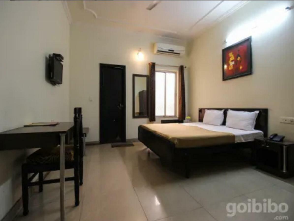 Hotel Utsav Dehradun Bagian luar foto