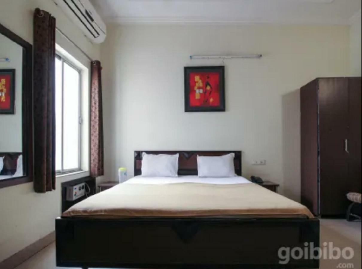 Hotel Utsav Dehradun Bagian luar foto