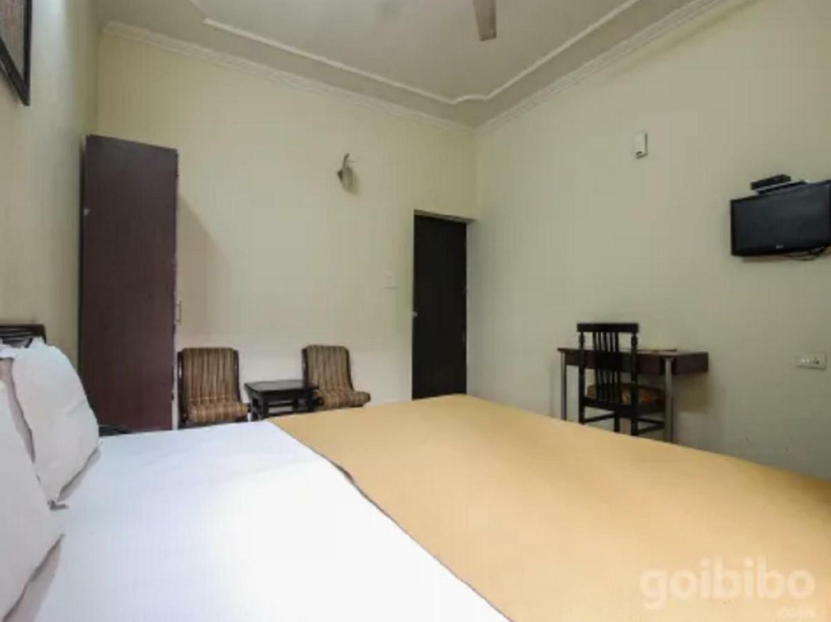 Hotel Utsav Dehradun Bagian luar foto