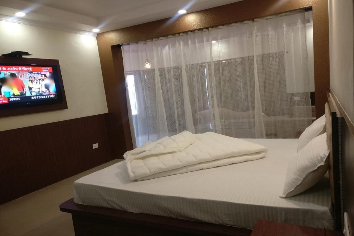 Hotel Utsav Dehradun Bagian luar foto